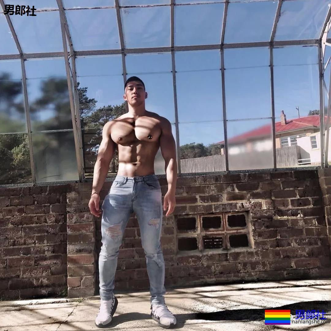 我的快乐来源于Instagram和推特…… - 51虹马