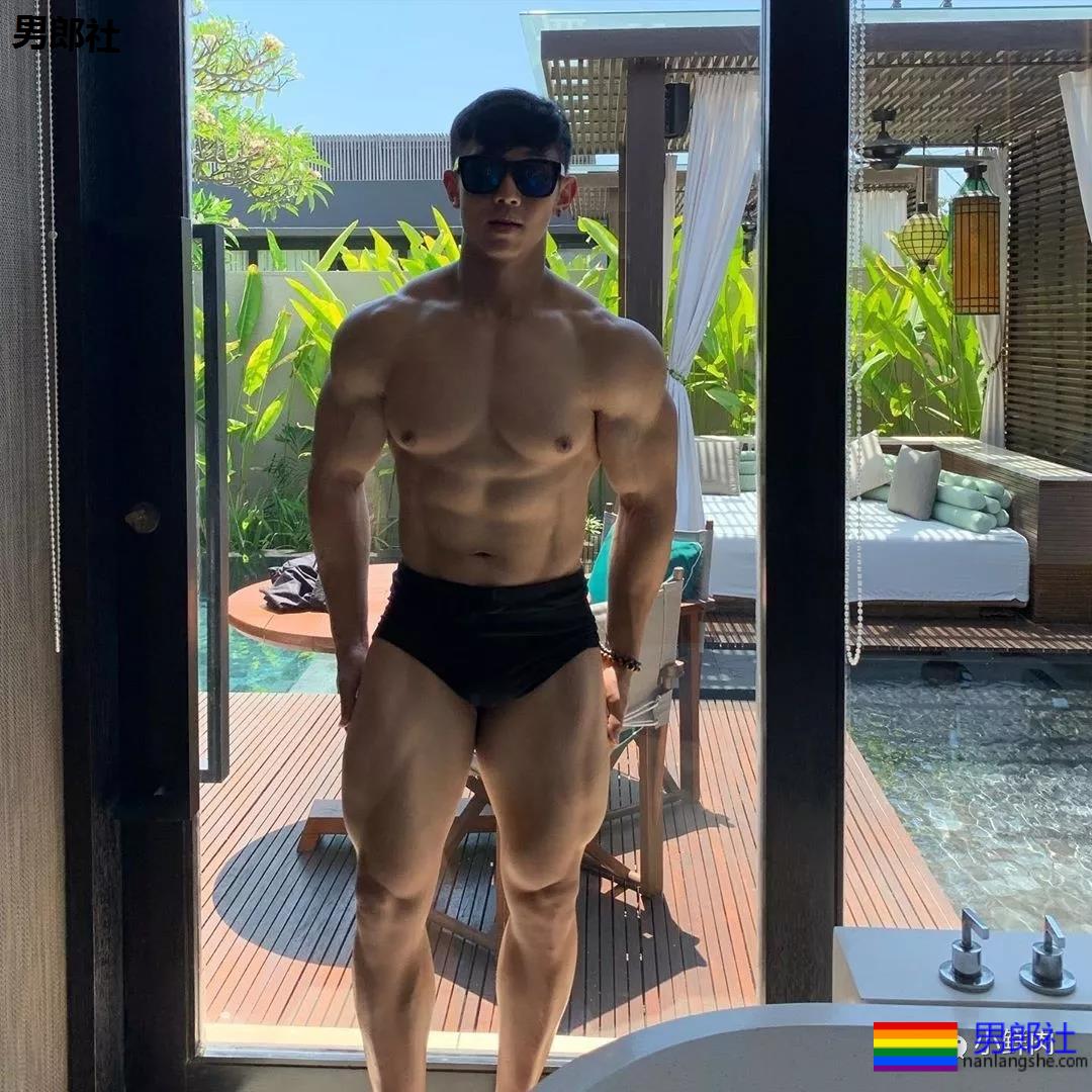 我的快乐来源于Instagram和推特…… - 51虹马