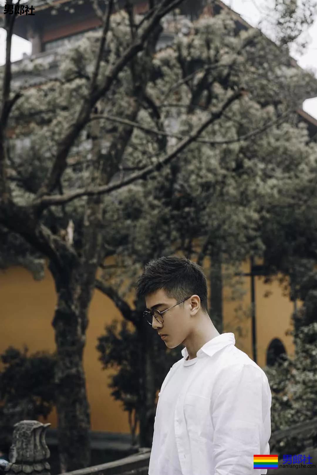 让人流口水的肌肉男孩儿 - 51虹马