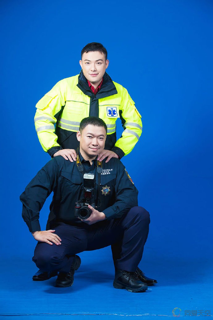 台消防员与警察高调筹办同性婚礼:成家无须低调 - 51虹马 台消防员与警察高调筹办同性婚礼:成家无须低调 - 51虹马