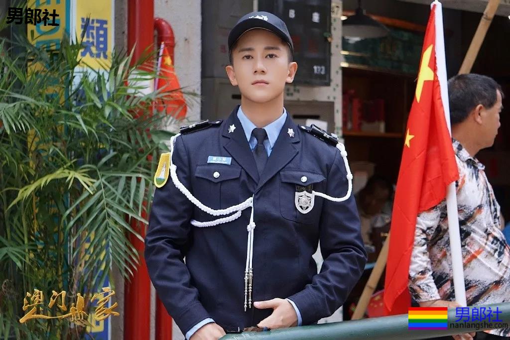 国民校草变翘屁嫩男!大胸肌小狼狗上演制服play,一睹为快! - 51虹马 国民校草变翘屁嫩男!大胸肌小狼狗上演制服play,一睹为快! - 51虹马