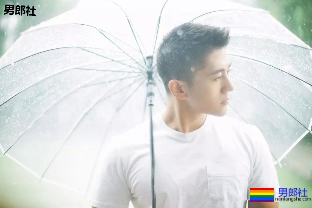 国民校草变翘屁嫩男!大胸肌小狼狗上演制服play,一睹为快! - 51虹马 国民校草变翘屁嫩男!大胸肌小狼狗上演制服play,一睹为快! - 51虹马