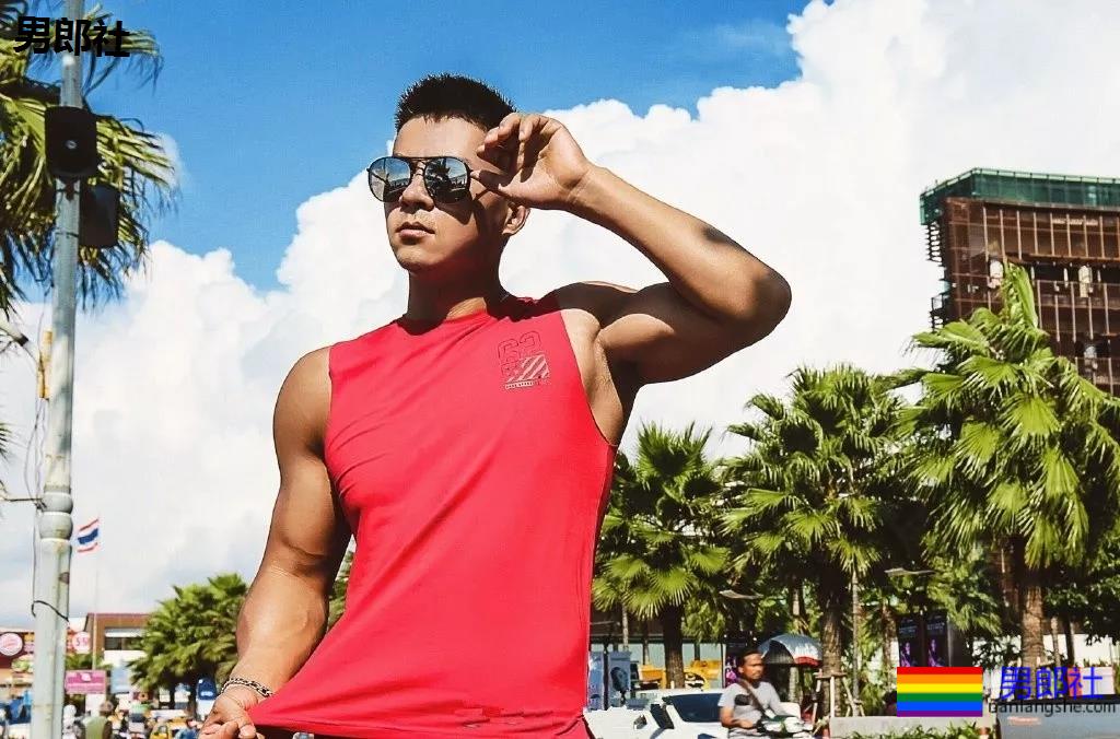 上过《康熙来了》的寸头筋肉名媛，翘臀腱子肉身材火辣十足！ - 51虹马