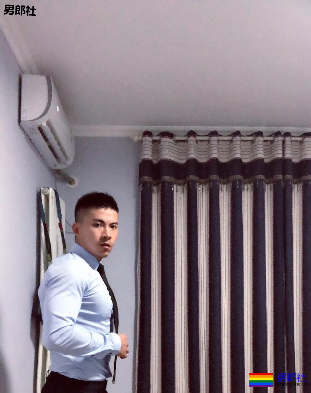 上过《康熙来了》的寸头筋肉名媛，翘臀腱子肉身材火辣十足！ - 51虹马