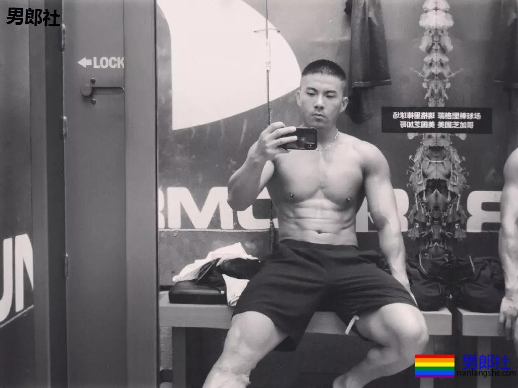 上过《康熙来了》的寸头筋肉名媛，翘臀腱子肉身材火辣十足！ - 51虹马