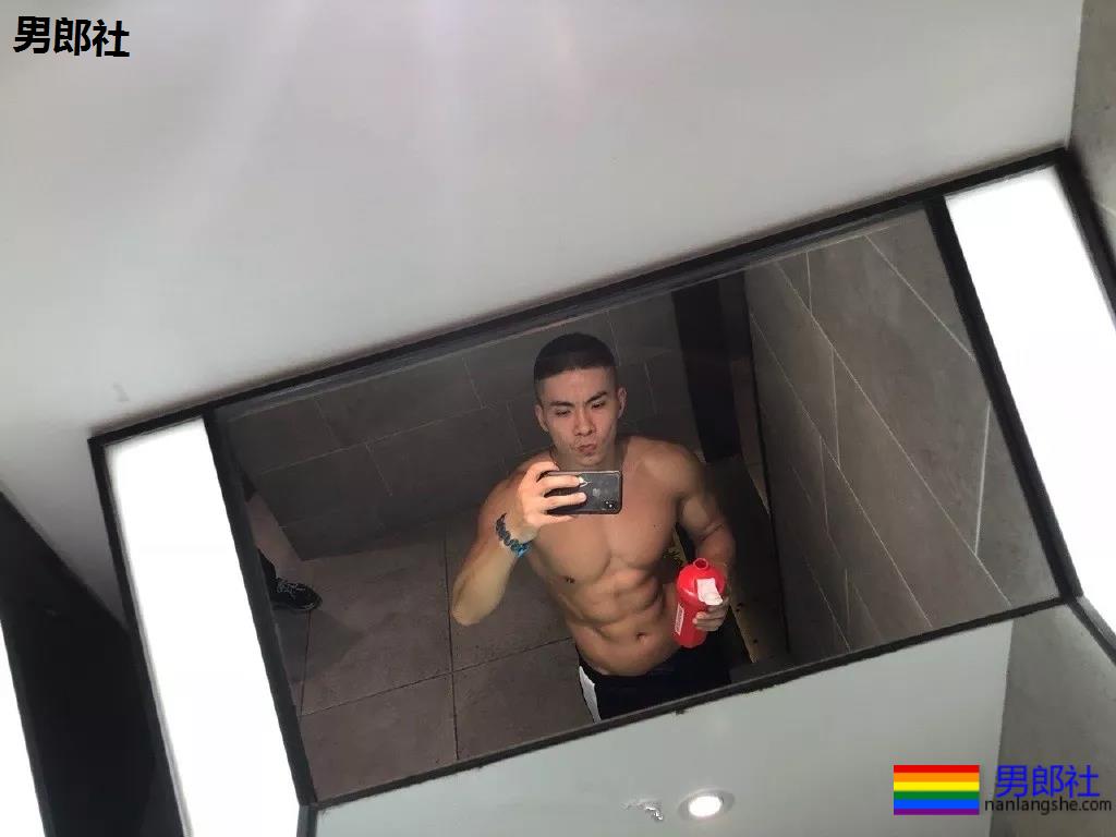 上过《康熙来了》的寸头筋肉名媛，翘臀腱子肉身材火辣十足！ - 51虹马