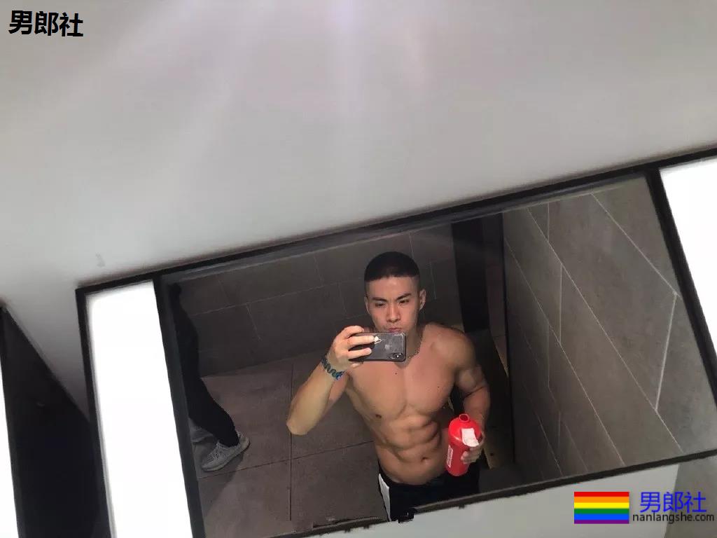 上过《康熙来了》的寸头筋肉名媛，翘臀腱子肉身材火辣十足！ - 51虹马