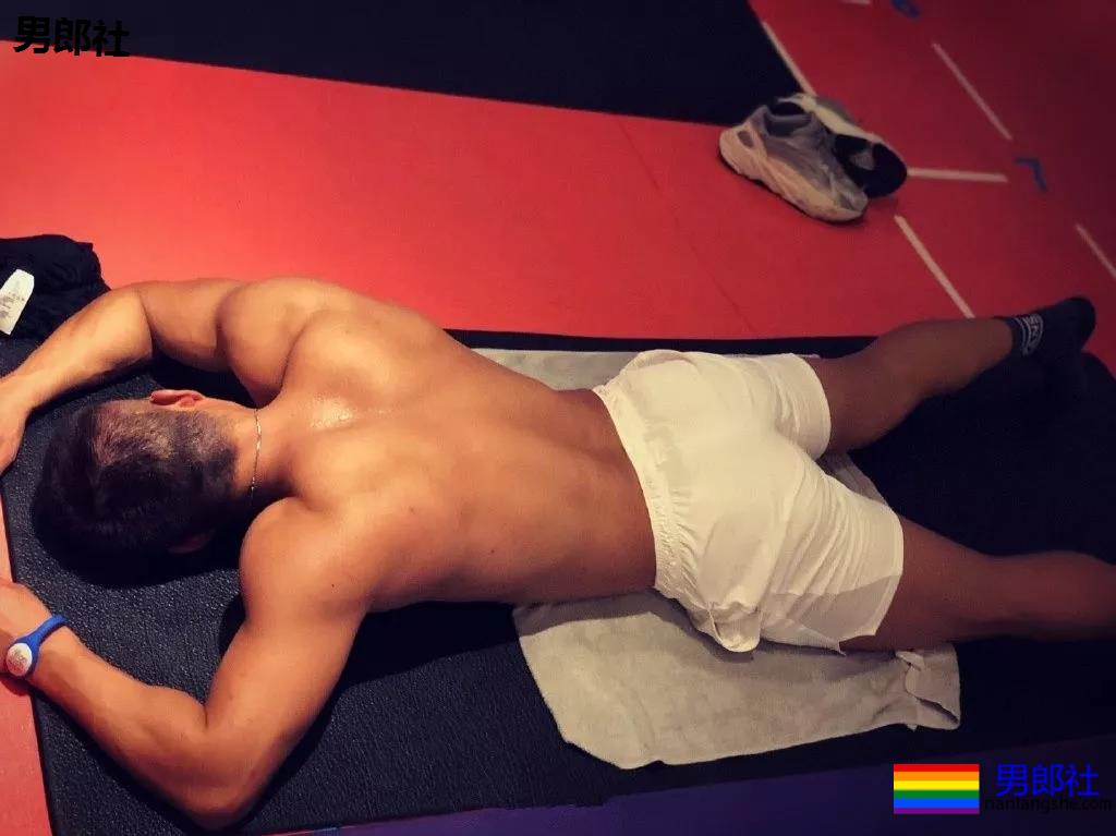 上过《康熙来了》的寸头筋肉名媛，翘臀腱子肉身材火辣十足！ - 51虹马