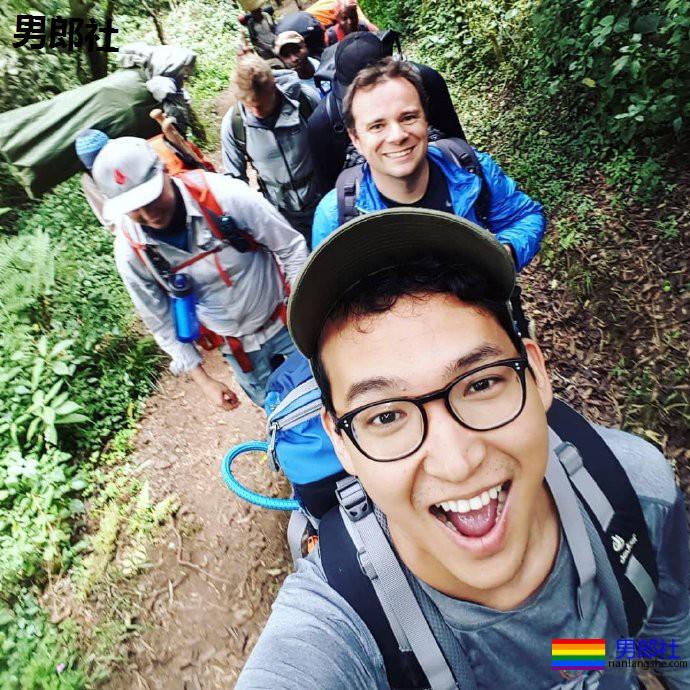 这位小哥要在七大洲的最高峰上升起彩虹旗 - 51虹马