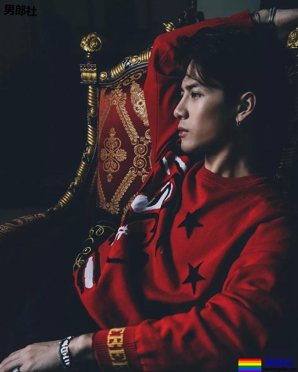 王嘉尔登美国大刊，好帅我心动了！ - 51虹马