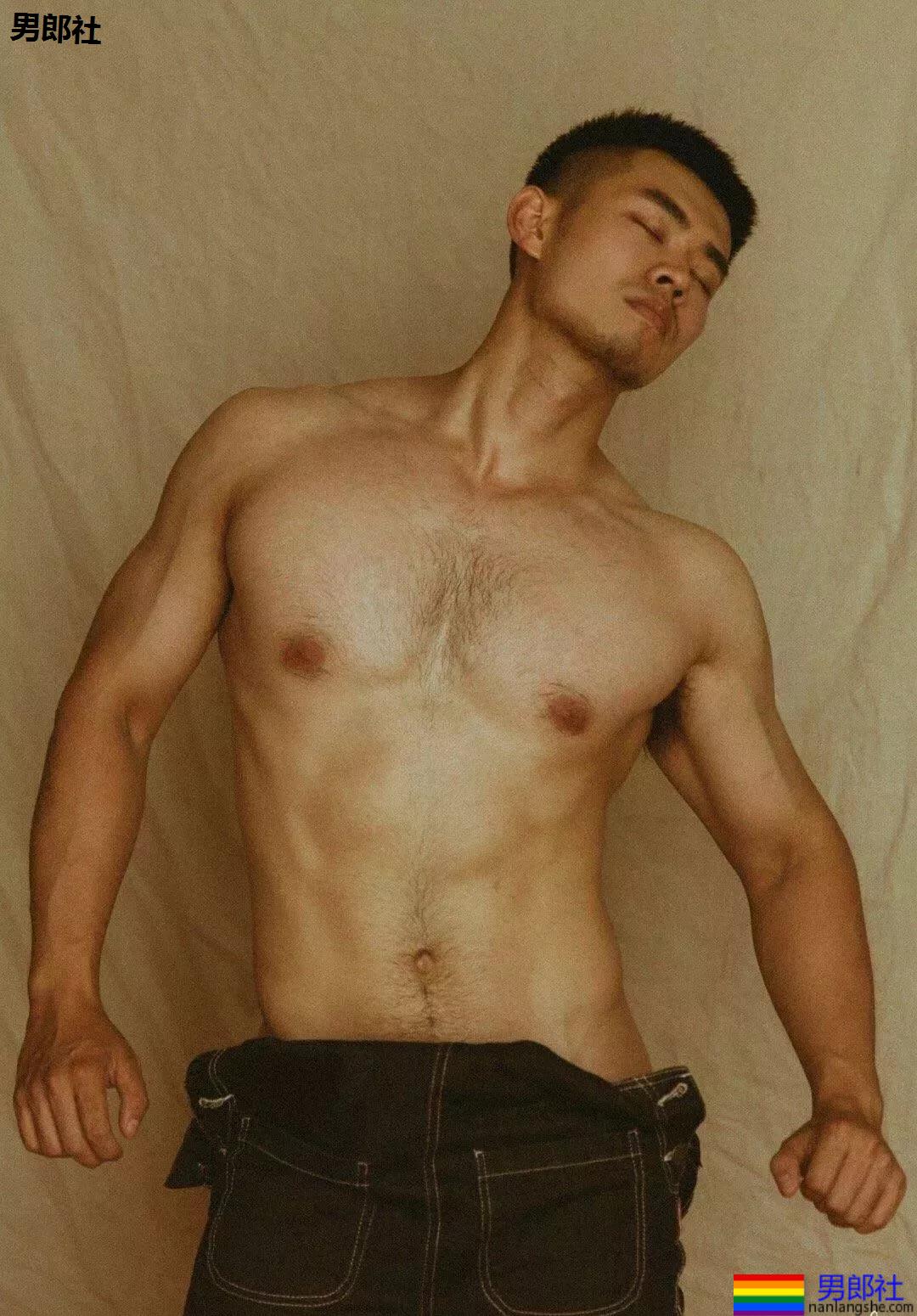 林丹居然拍这样让人躁动的小片片?!的旺盛的毛发让我吞了一大口......-51虹马