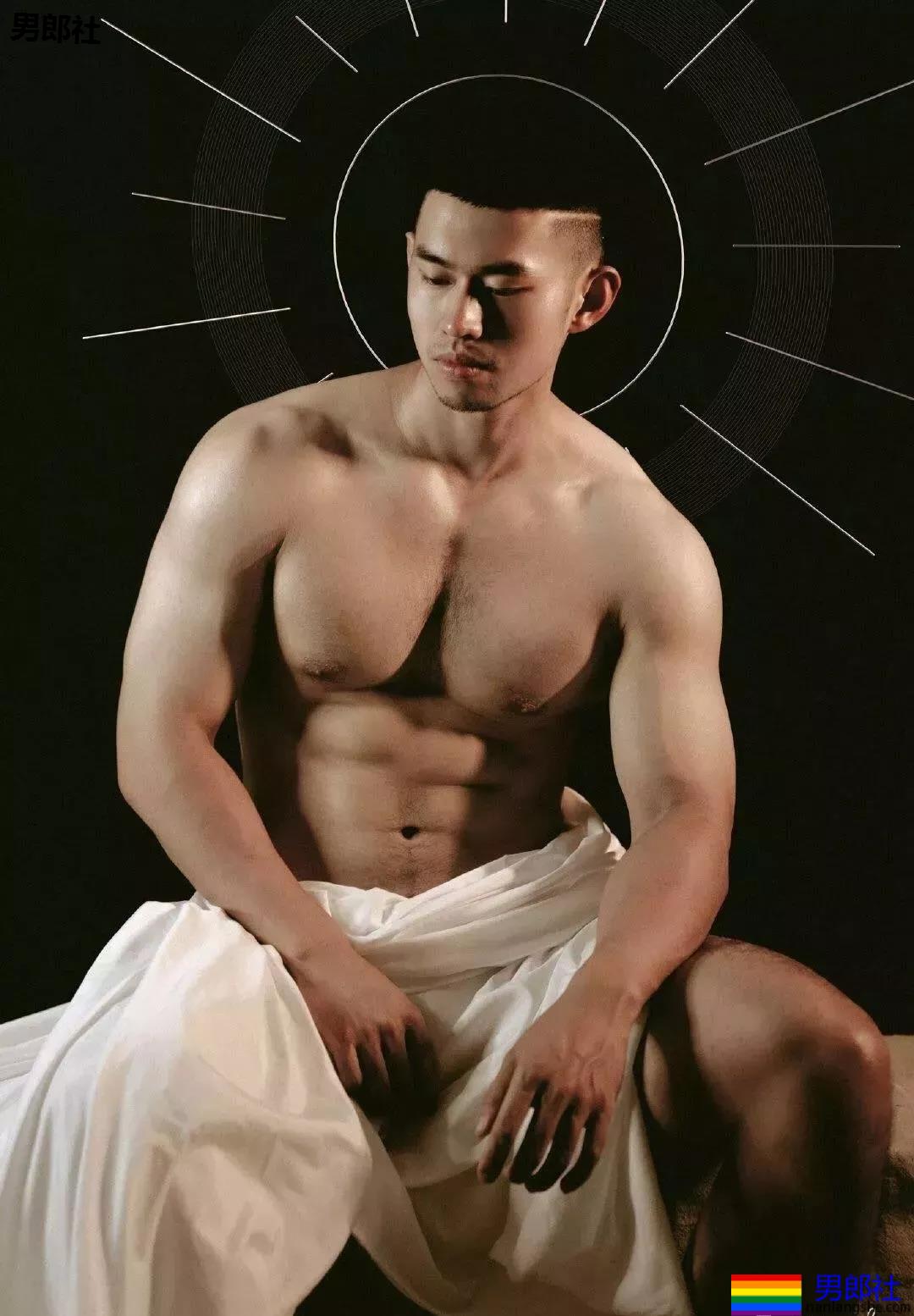 林丹居然拍这样让人躁动的小片片？！的旺盛的毛发让我吞了一大口...... - 51虹马