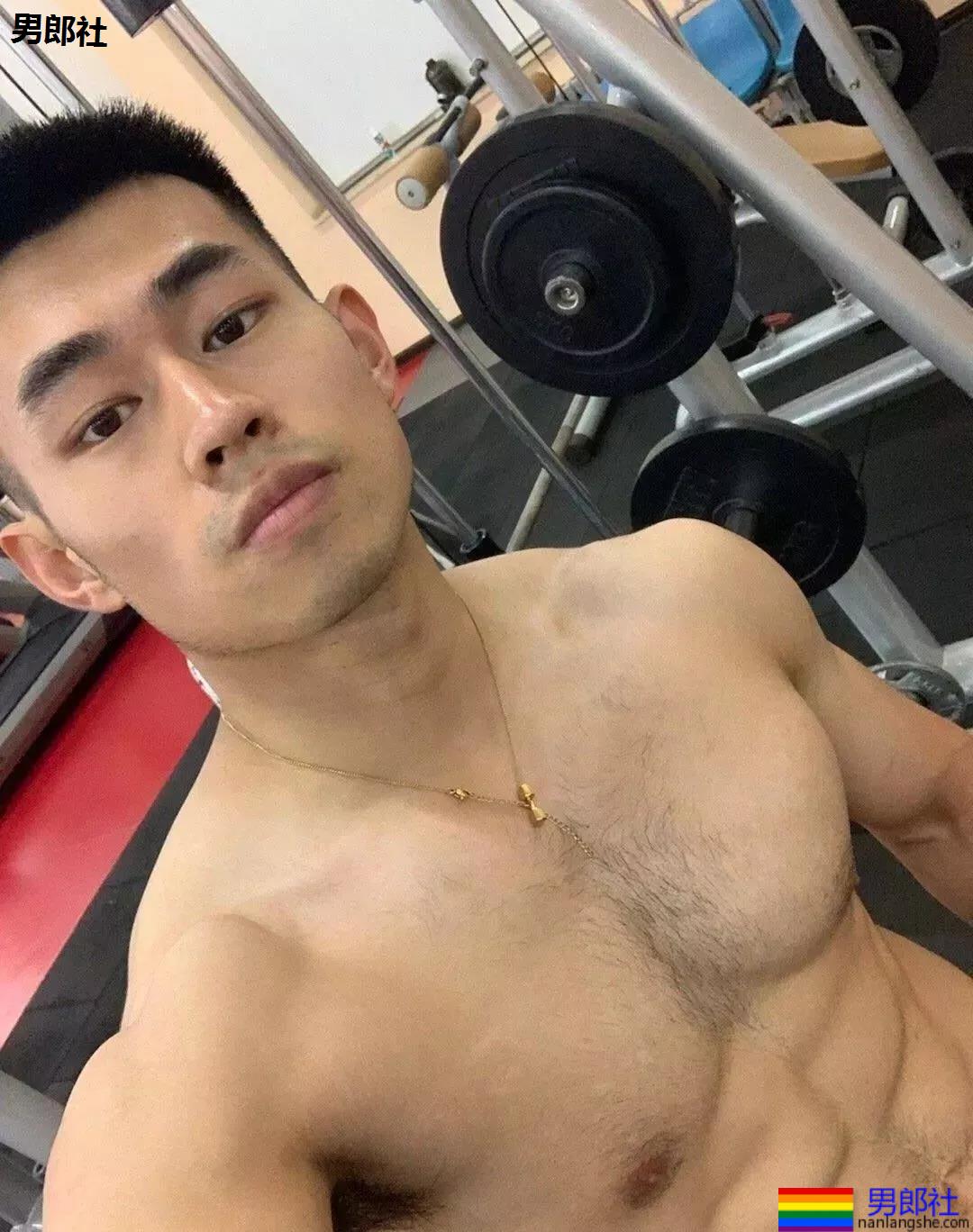 林丹居然拍这样让人躁动的小片片？！的旺盛的毛发让我吞了一大口...... - 51虹马