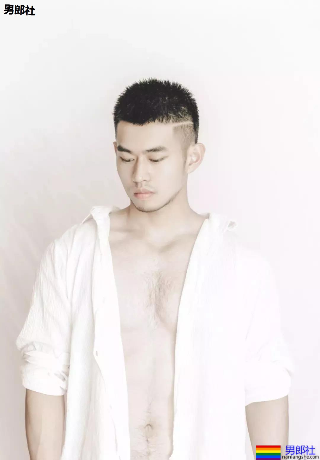 林丹居然拍这样让人躁动的小片片？！的旺盛的毛发让我吞了一大口...... - 51虹马