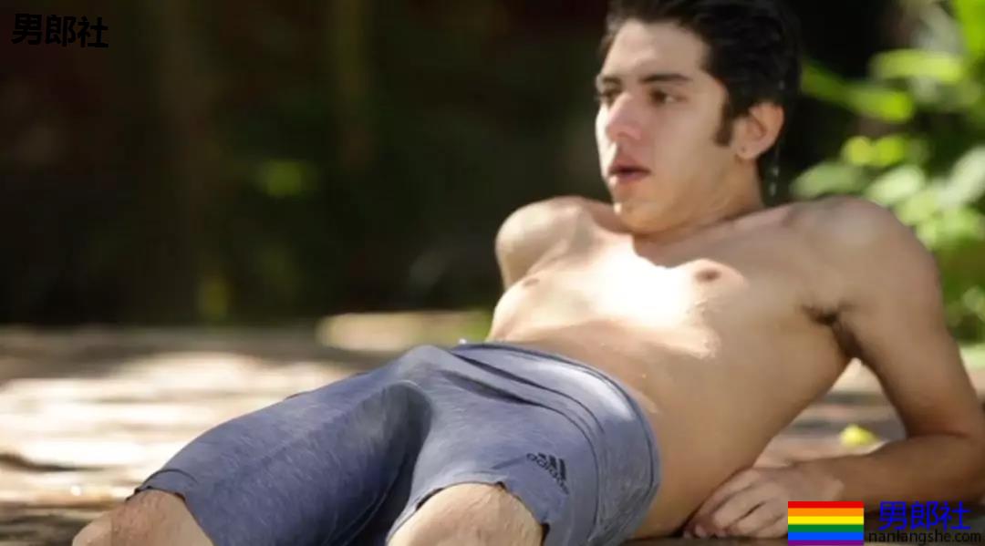 摩擦生欲，性的张力：一部结结实实的情欲短篇合集。 - 51虹马