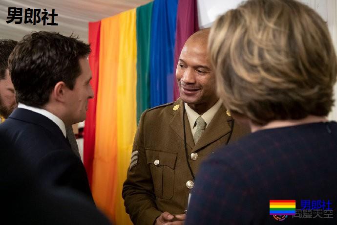 英国政府首次为军中恐同史道歉 - 51虹马