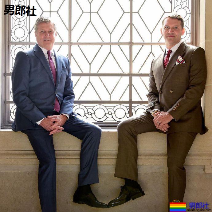 NBA首位同志CEO与伴侣成婚，旧金山市长证婚 - 51虹马