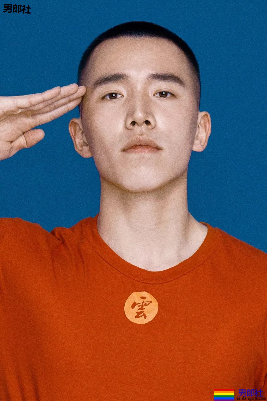 99年名校寸头肌肉校草帅哥，这波硬照够抢眼! - 51虹马