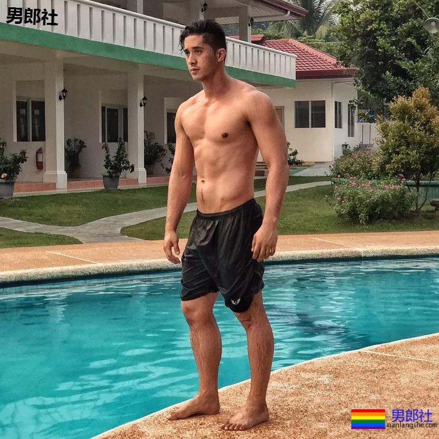 菲律宾警员颜肉俱佳参选全球先生,泳池照A爆了 - 51虹马 菲律宾警员颜肉俱佳参选全球先生,泳池照A爆了 - 51虹马