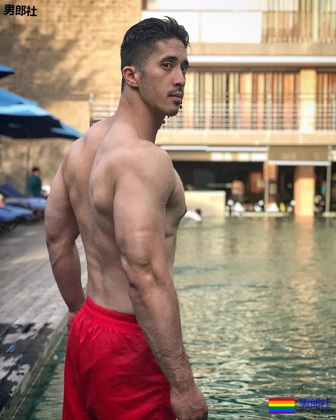 菲律宾警员颜肉俱佳参选全球先生,泳池照A爆了 - 51虹马 菲律宾警员颜肉俱佳参选全球先生,泳池照A爆了 - 51虹马