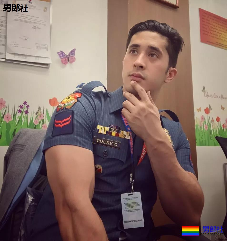 菲律宾警员颜肉俱佳参选全球先生,泳池照A爆了 - 51虹马 菲律宾警员颜肉俱佳参选全球先生,泳池照A爆了 - 51虹马