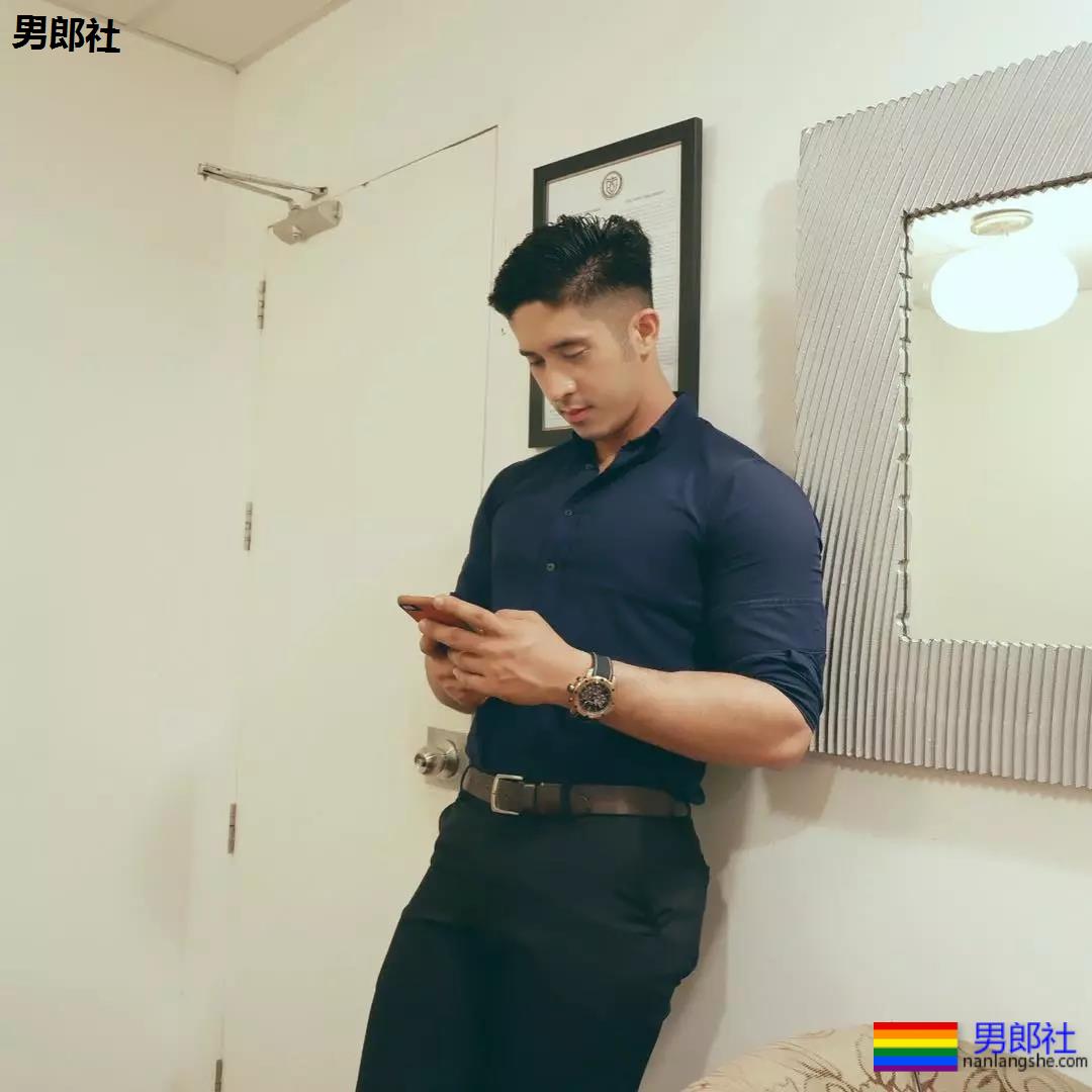 菲律宾警员颜肉俱佳参选全球先生,泳池照A爆了 - 51虹马 菲律宾警员颜肉俱佳参选全球先生,泳池照A爆了 - 51虹马