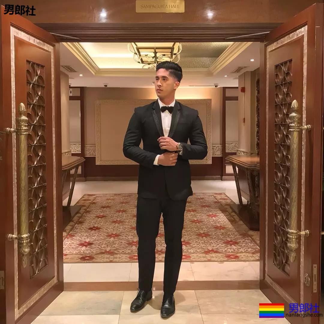 菲律宾警员颜肉俱佳参选全球先生,泳池照A爆了 - 51虹马 菲律宾警员颜肉俱佳参选全球先生,泳池照A爆了 - 51虹马