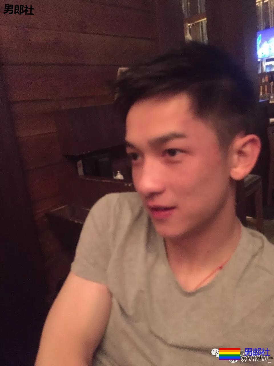 新郎太帅爆红网络！结果他素颜是这样的 - 51虹马