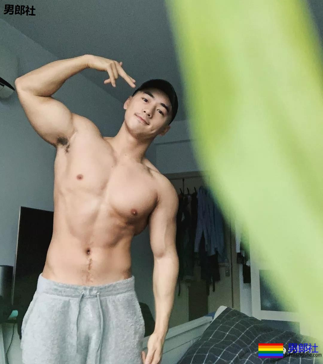 网红帅哥Hardy2019年硬照一览！ - 51虹马