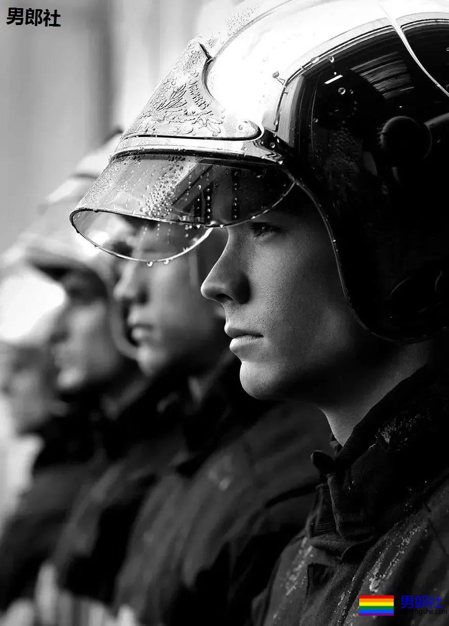 【盘点】警察厕所遭偷拍丨多地消防员为公益脱衣 - 51虹马