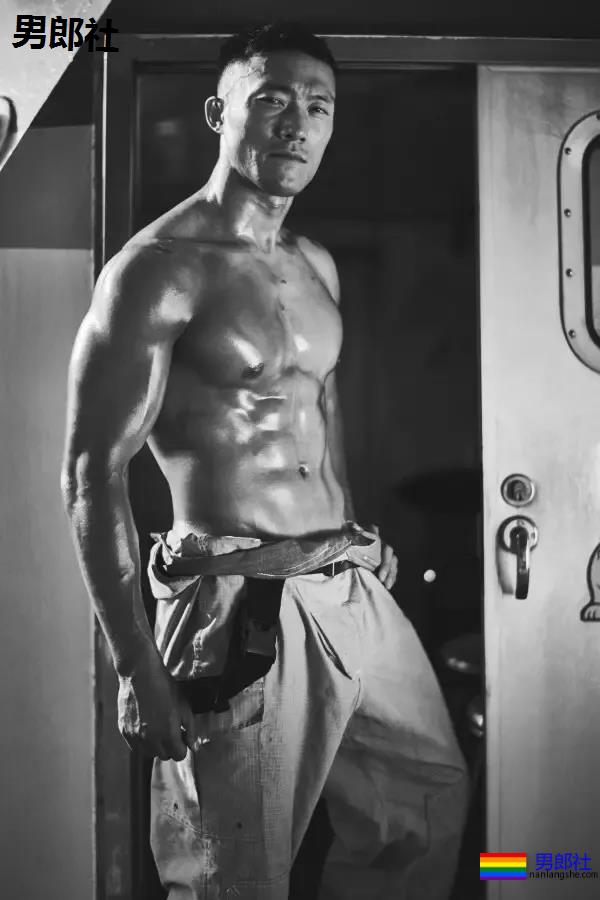 【盘点】警察厕所遭偷拍丨多地消防员为公益脱衣 - 51虹马