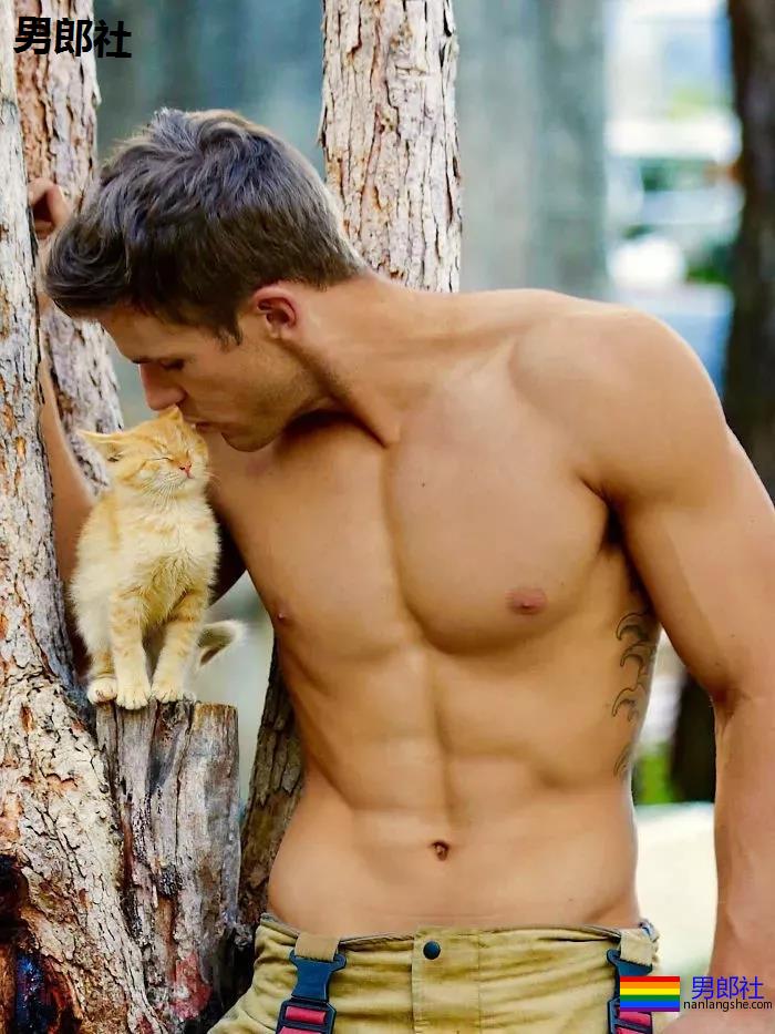 【盘点】警察厕所遭偷拍丨多地消防员为公益脱衣 - 51虹马