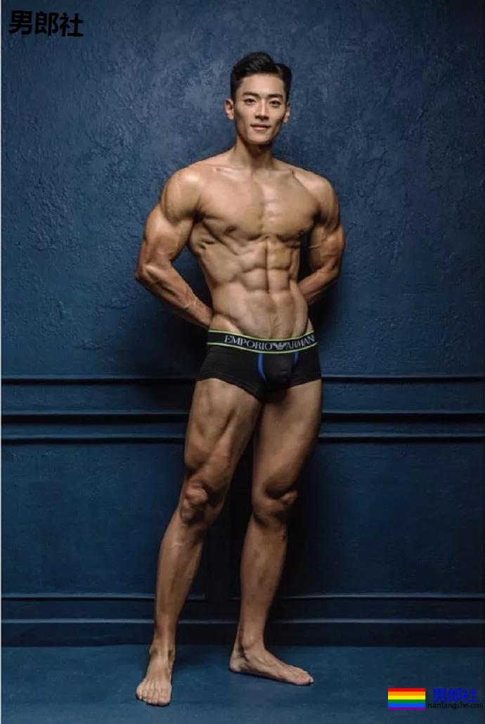 帅气的脸庞，优雅的线条，韩国健身教练 - 51虹马