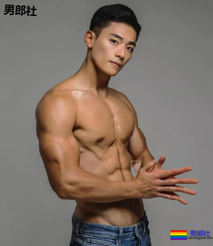 帅气的脸庞，优雅的线条，韩国健身教练 - 51虹马