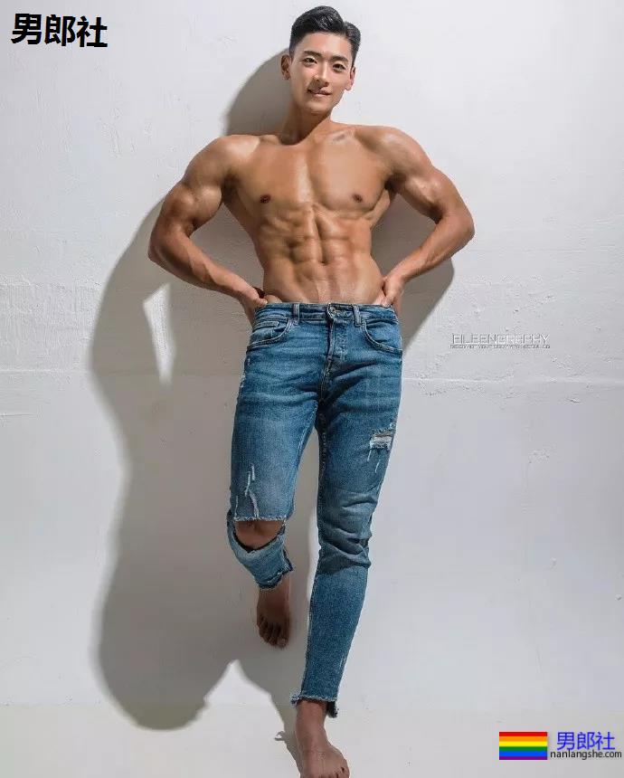 帅气的脸庞，优雅的线条，韩国健身教练 - 51虹马