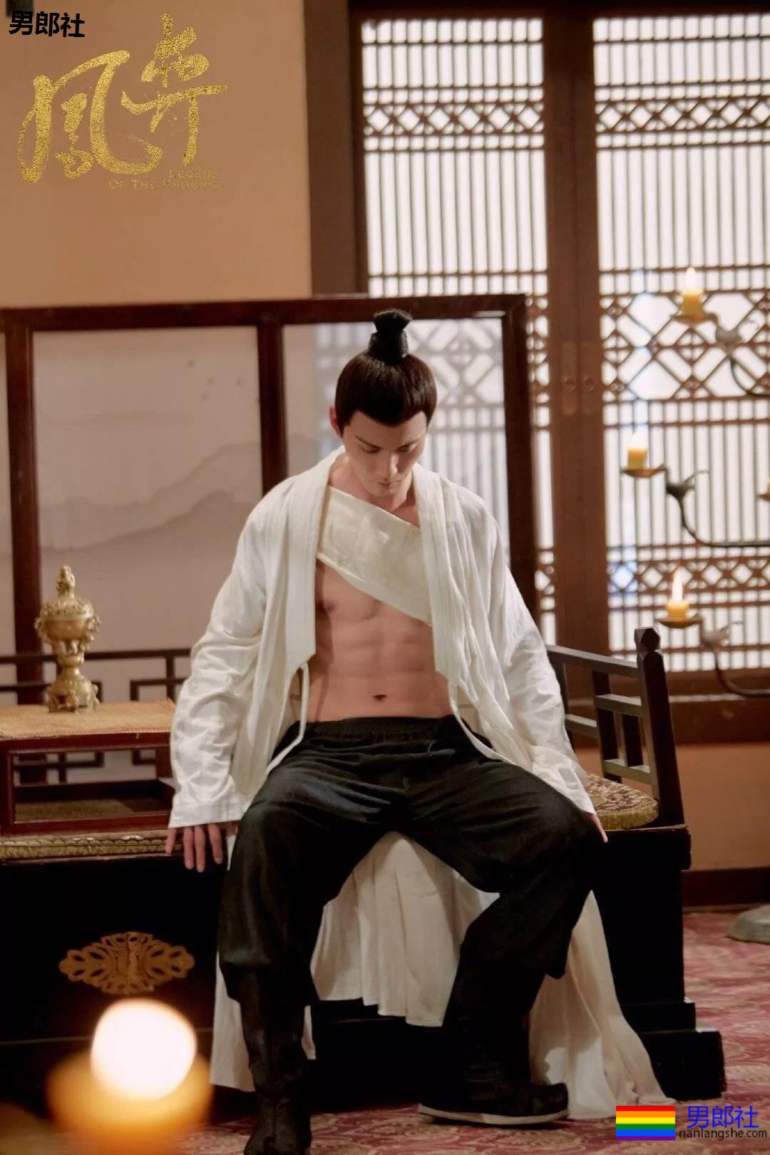 八块腹肌太平洋宽肩上热搜！白宇新剧《蓬莱间》，男配都是超A宝藏男！ - 51虹马