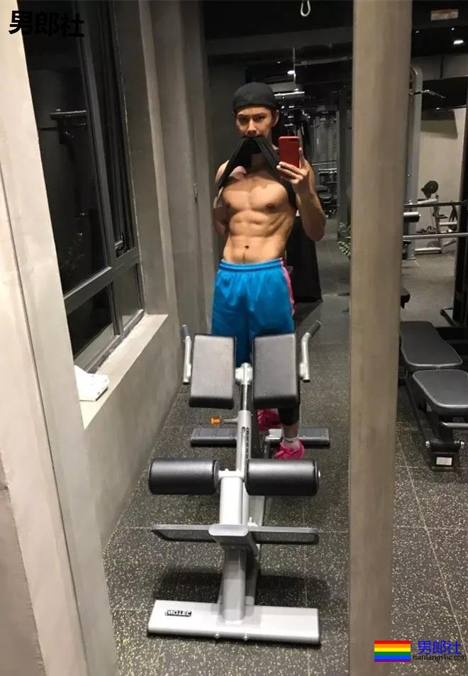 八块腹肌太平洋宽肩上热搜！白宇新剧《蓬莱间》，男配都是超A宝藏男！ - 51虹马