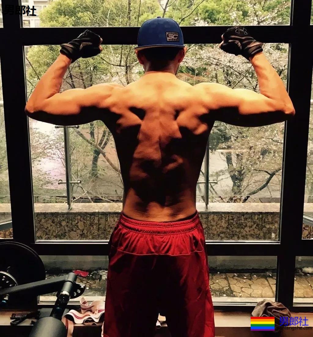 八块腹肌太平洋宽肩上热搜！白宇新剧《蓬莱间》，男配都是超A宝藏男！ - 51虹马