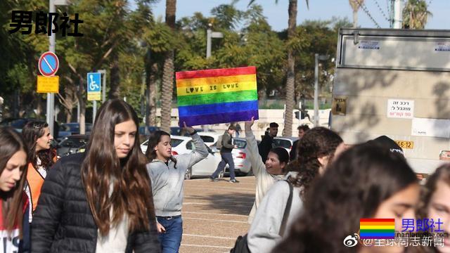 数千名学生上街，对恐同教育部长进行教育 - 51虹马