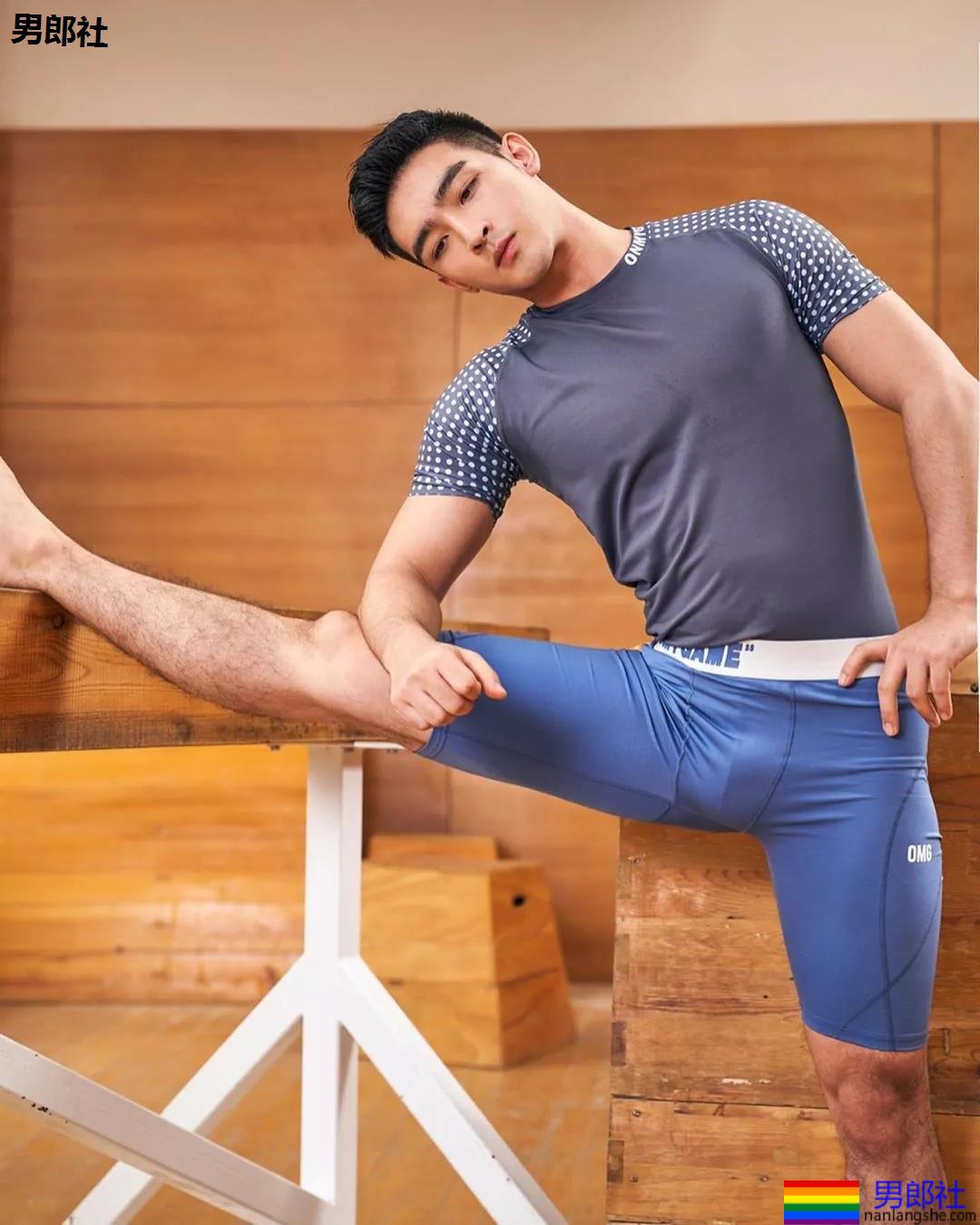 樊野毛若懿合拍硬照写真，筋肉名媛双合体，这次我押谁呢？ - 51虹马