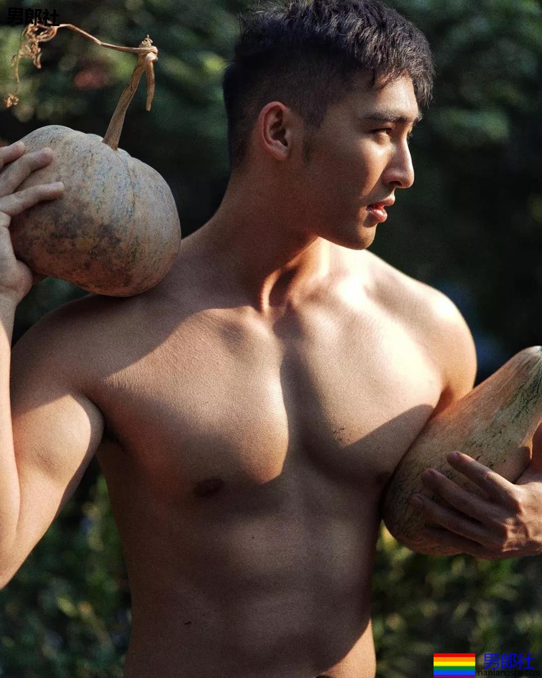 樊野毛若懿合拍硬照写真，筋肉名媛双合体，这次我押谁呢？ - 51虹马