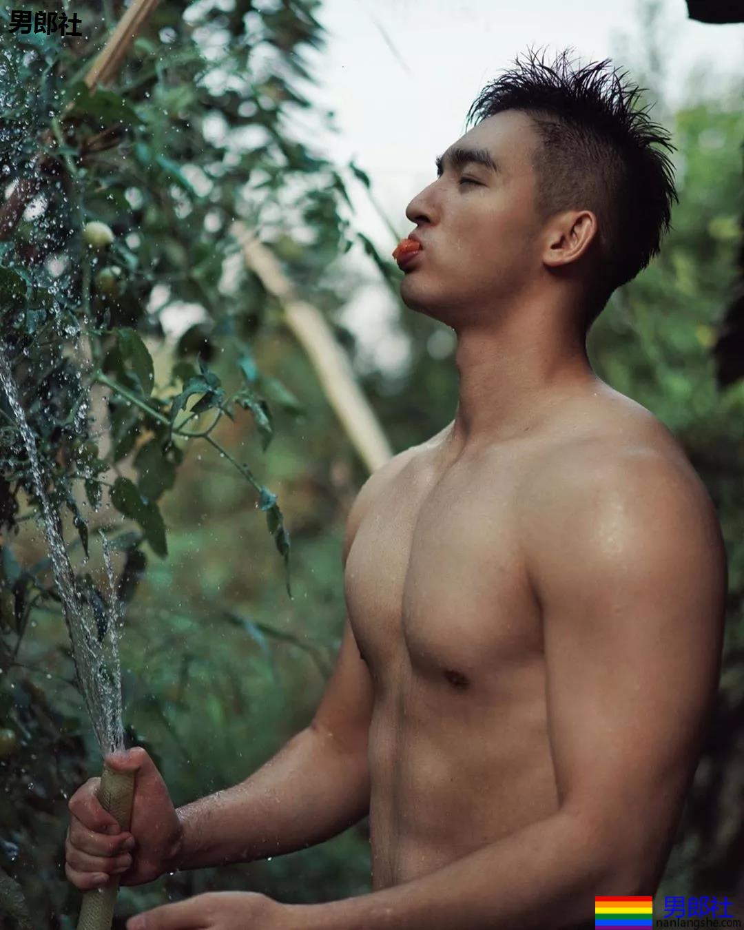 樊野毛若懿合拍硬照写真，筋肉名媛双合体，这次我押谁呢？ - 51虹马