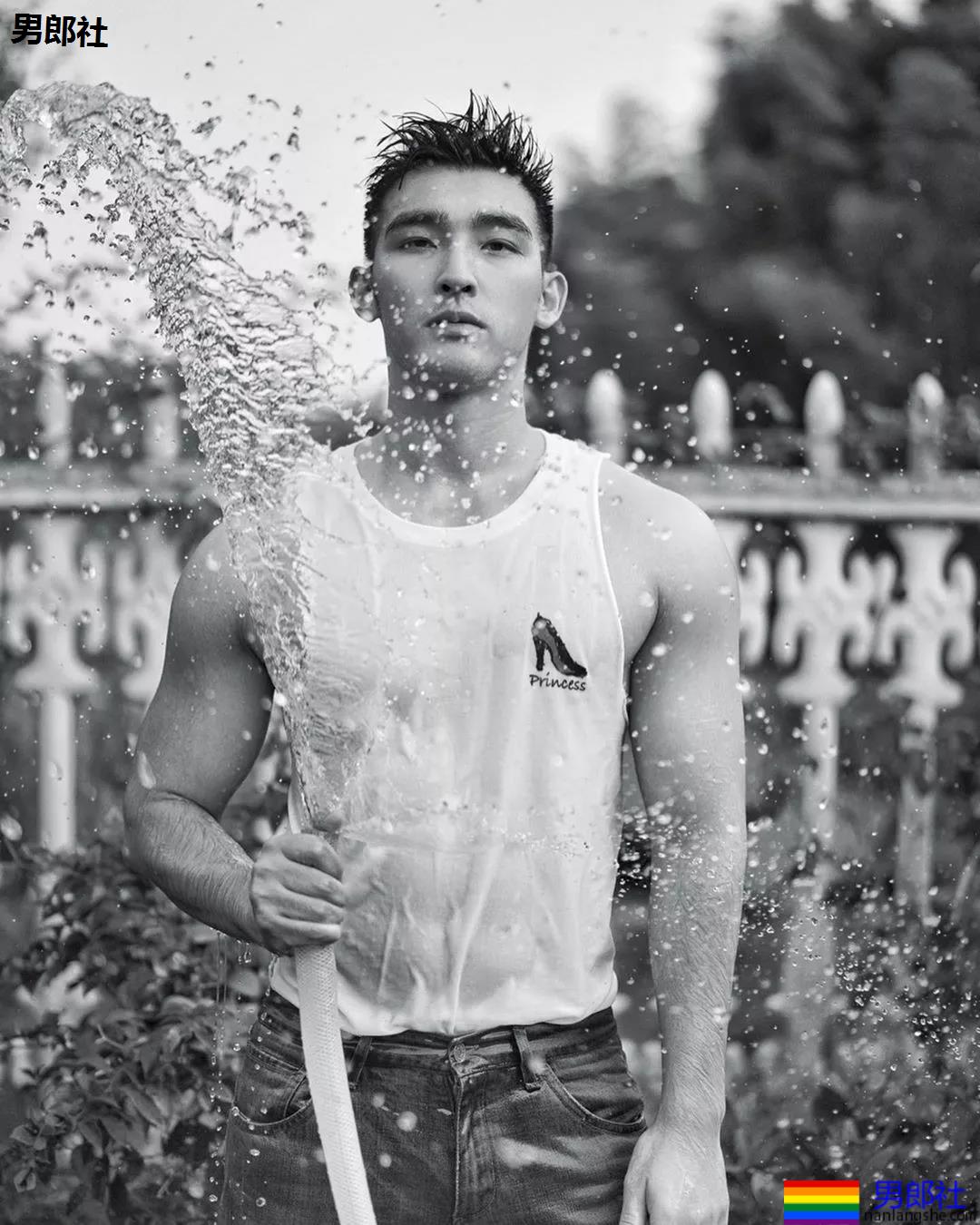 樊野毛若懿合拍硬照写真，筋肉名媛双合体，这次我押谁呢？ - 51虹马