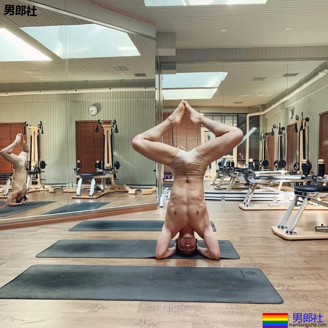 樊野毛若懿合拍硬照写真，筋肉名媛双合体，这次我押谁呢？ - 51虹马