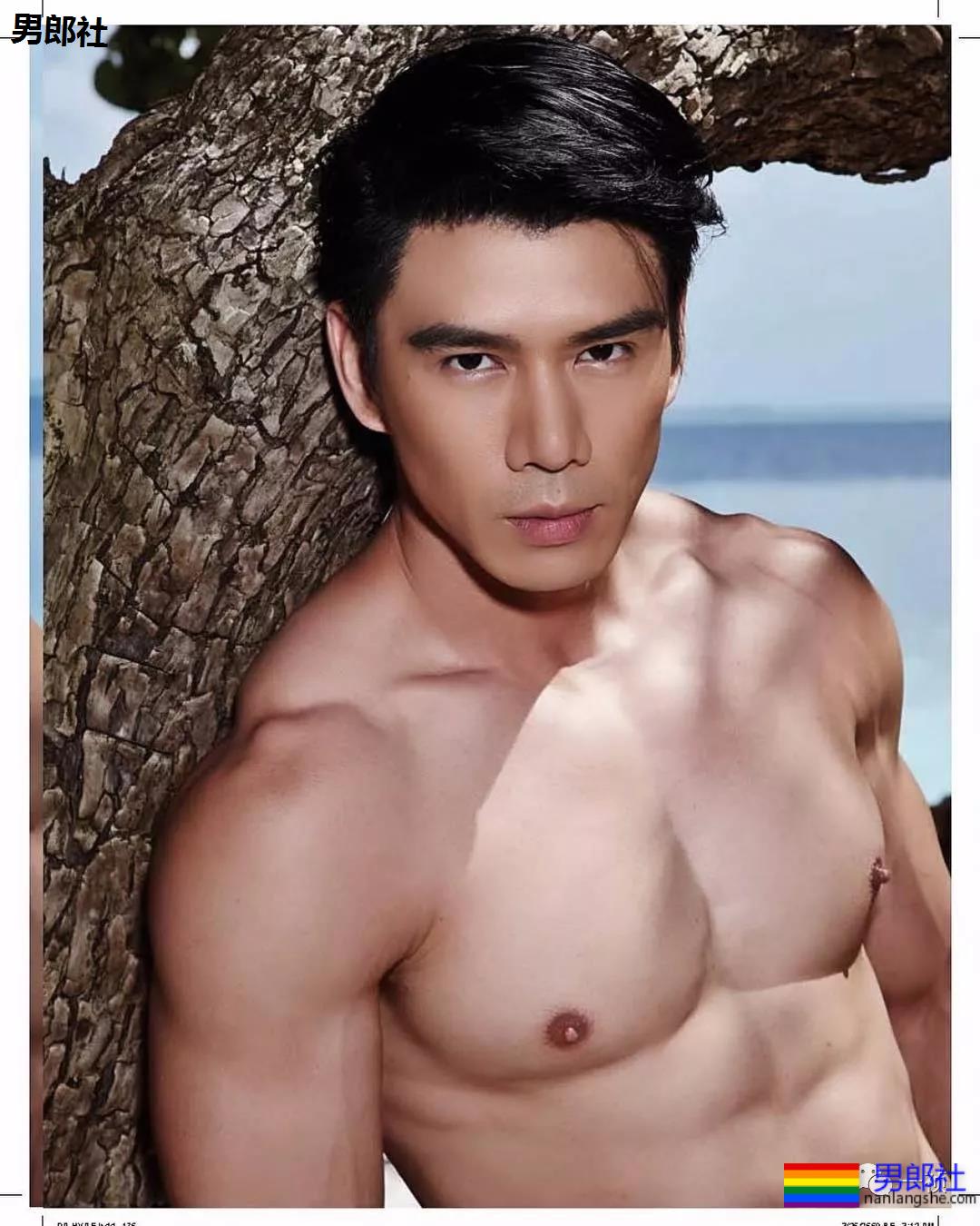 斯文西装 俬下却藏着猛攻的大伟岸 - 51虹马