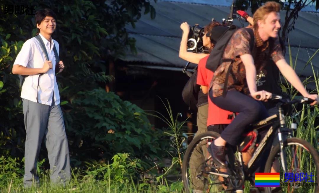 《真男人》：小新郎官和金发助教的青涩恋爱 - 51虹马