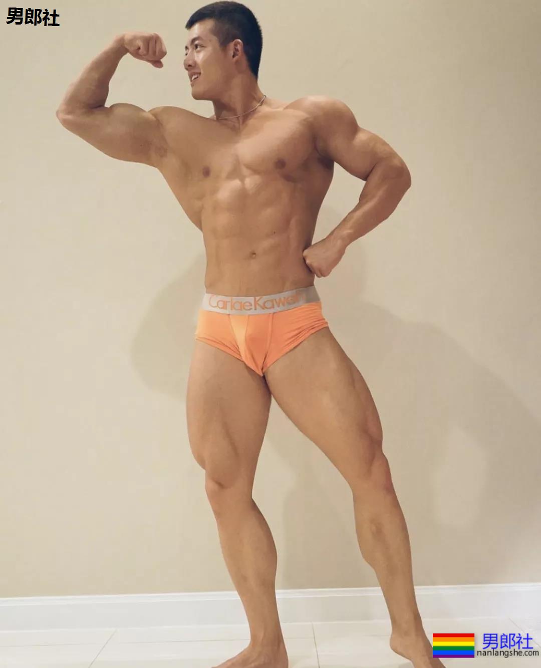 00后小哥哥，这筋肉实力藏不住了！ - 51虹马