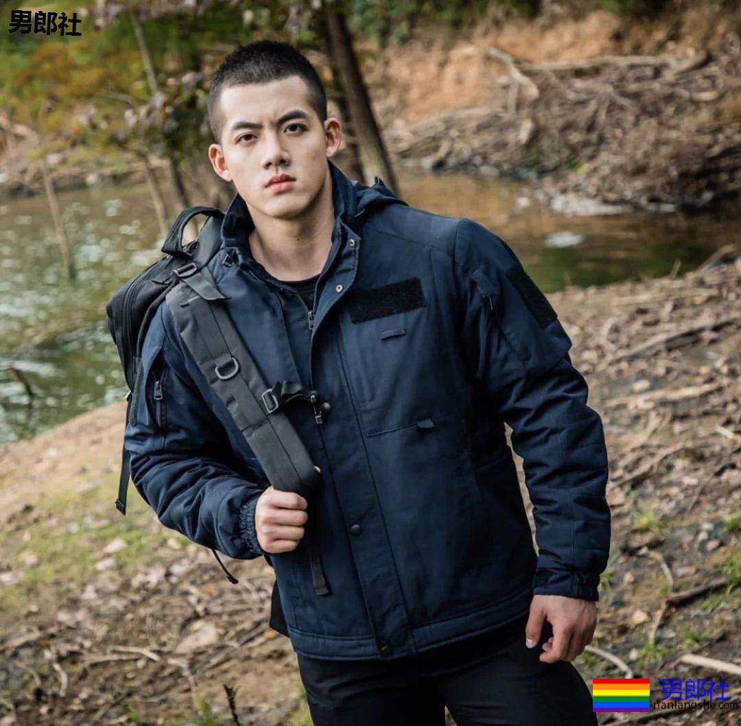 00后小哥哥，这筋肉实力藏不住了！ - 51虹马