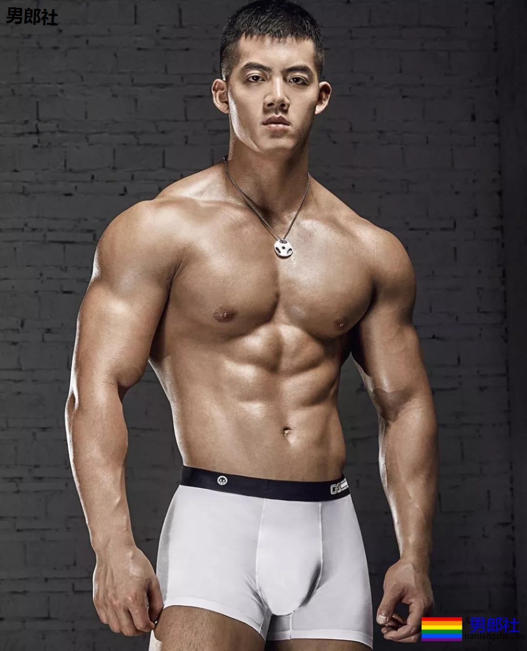 00后小哥哥，这筋肉实力藏不住了！ - 51虹马