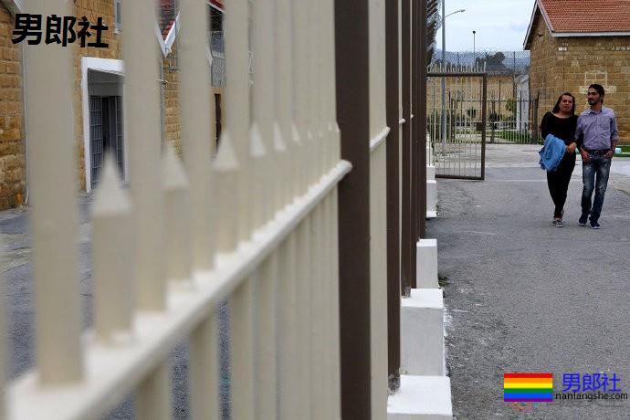 为了和狱中伴侣在一起，塞浦路斯同志故意犯法入狱 - 51虹马